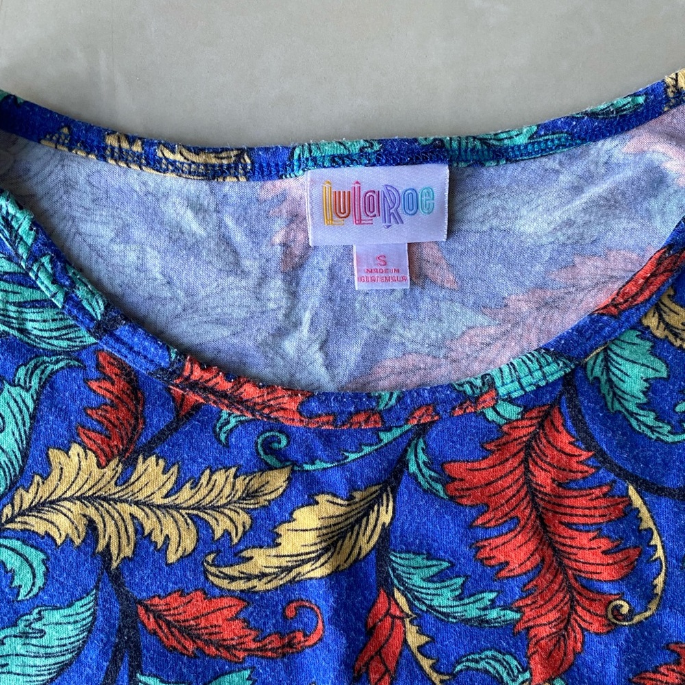 LulaRoe printed top - Picture 2 of 3